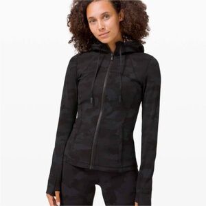 lululemon athletica Black Camo Jacket Sz 4 Outdoor Excersice Gym Preppy